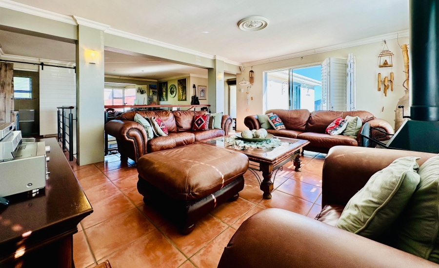 3 Bedroom Property for Sale in De Kelders Western Cape